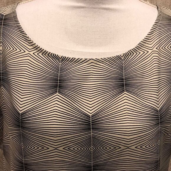 41 Hawthorn Short Sleeve Abstract Print Blouse - Picture 3 of 6